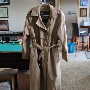 Classic Beige Rain Coat with Acrylic Plaid Liner 16